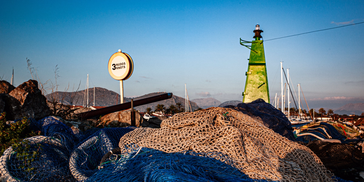 Netze im Hafen von Alcudia/Mallorca